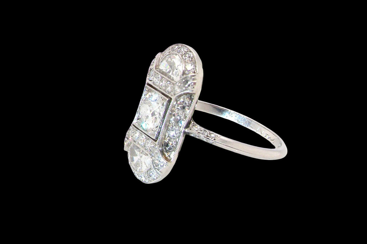 beautifully crafted Art Deco plaque-style diamond ring, side