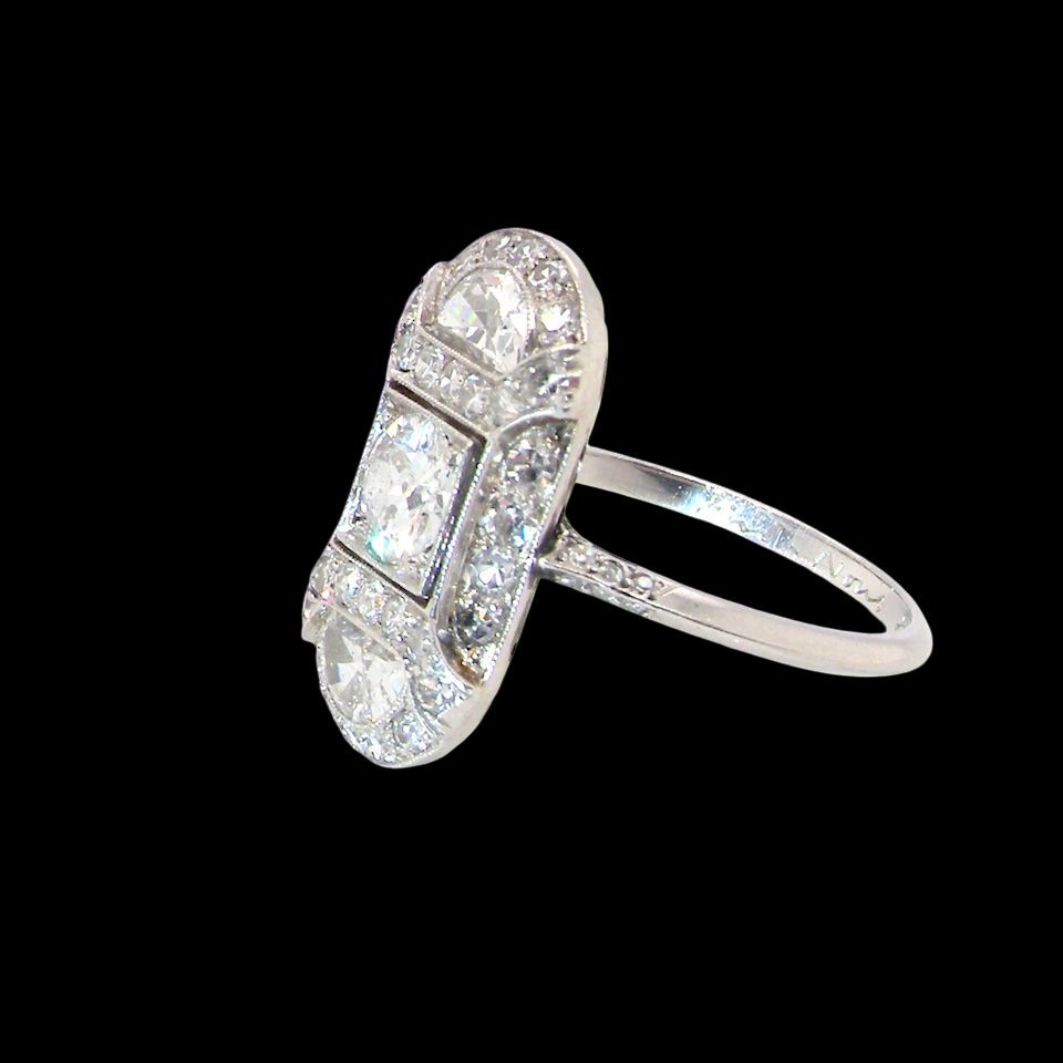 beautifully crafted Art Deco plaque-style diamond ring, side