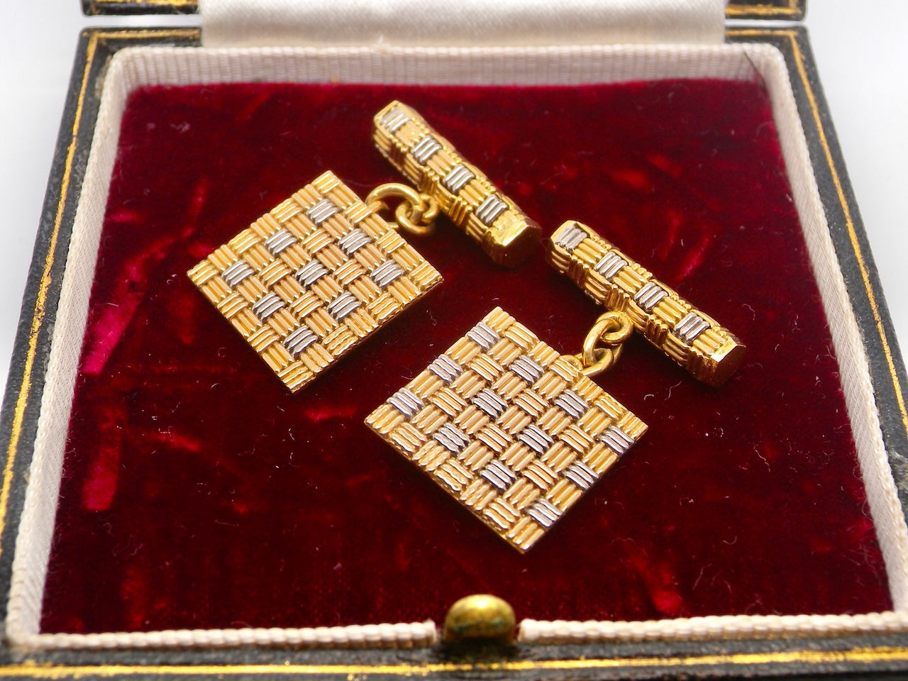 boxed A pair of 18 carat gold cuff links by famous London designer Roy King.