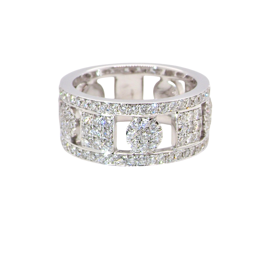 captivating design, this 18-carat white gold band