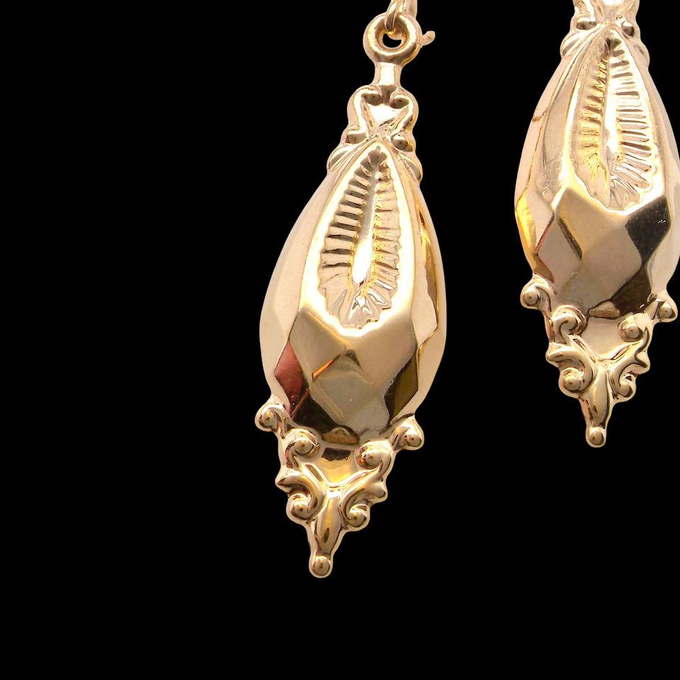 A pair of Victorian Style 9 carat Gold Drop Earrings