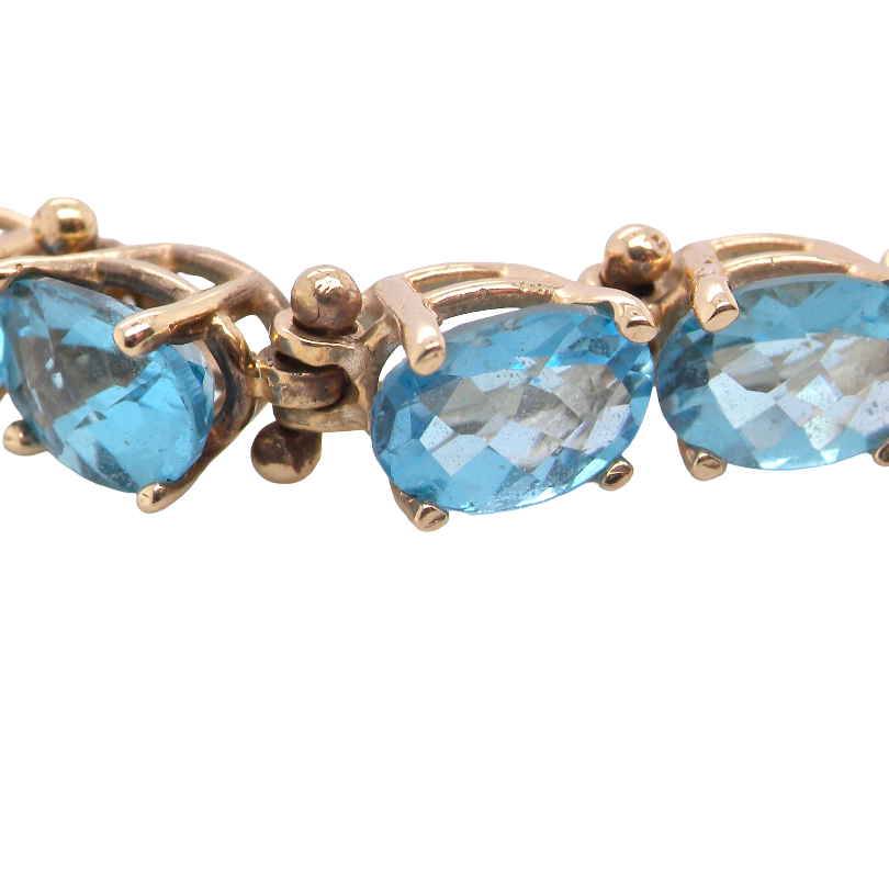 close view A blue topaz line bracelet
