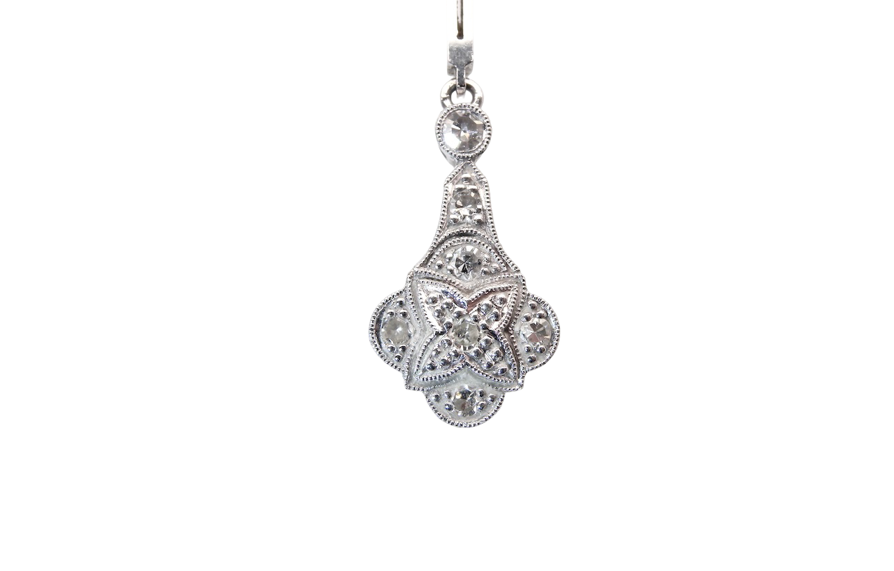 close view beautiful original Art Deco Diamond pendant