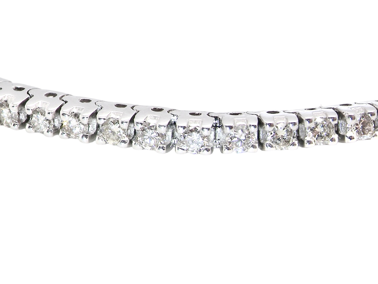 detail An Ever-Popular Classic: Diamond Line Bracelet