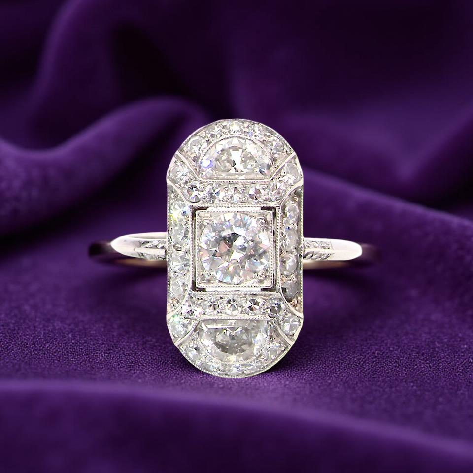 fine beautifully crafted Art Deco plaque-style diamond ring, s