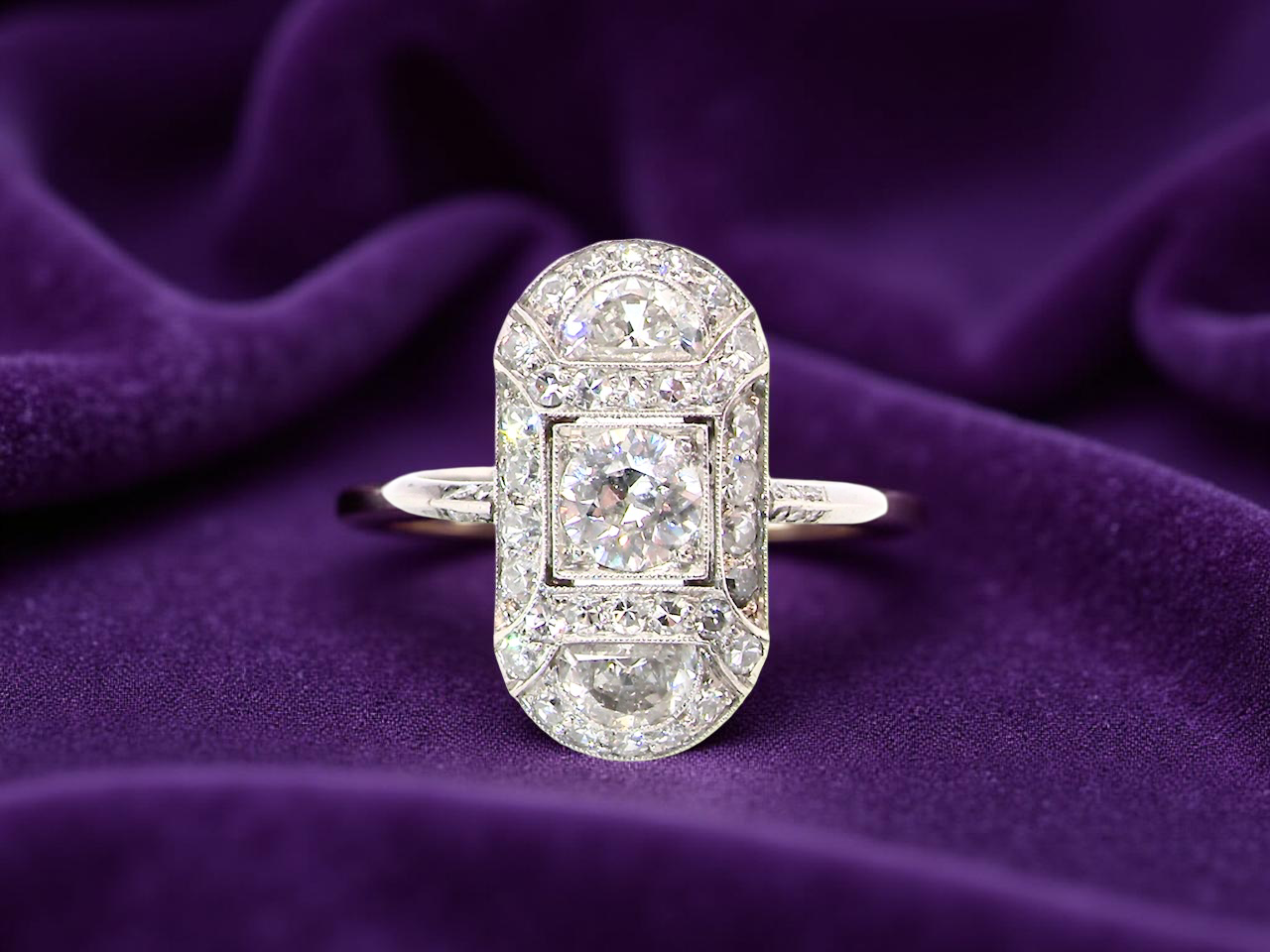 fine beautifully crafted Art Deco plaque-style diamond ring, s