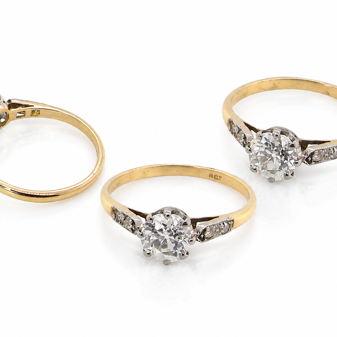 group A beautifully elegant vintage solitaire ring dating to the 1930s, showcasing a classic old brilliant-cut white diamond.
The centre diamond measures approximately 6.2mm