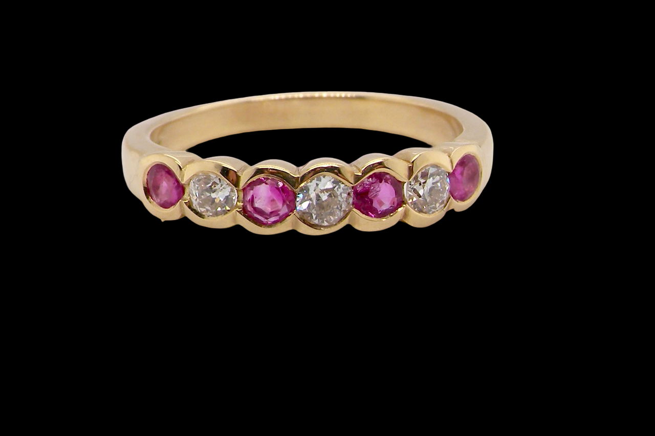 half-hoop eternity ring in 18ct yellow gold