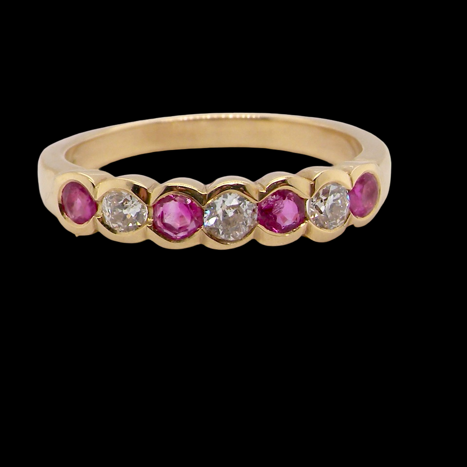 half-hoop eternity ring in 18ct yellow gold