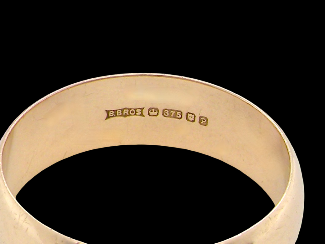 hallmarks A classic plain D-shaped wedding band