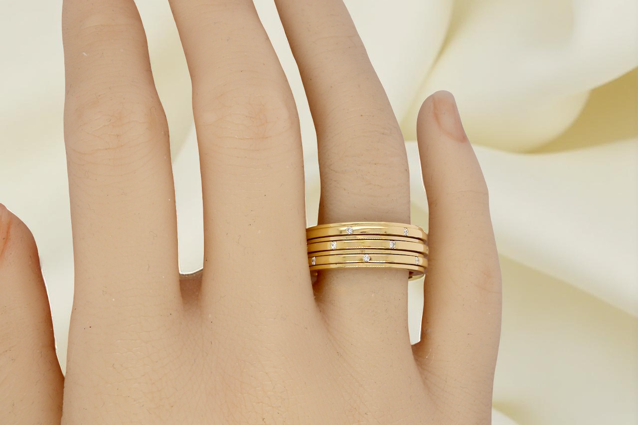 hand A Piaget ‘Possession’ Triple-Band Diamond Ring
