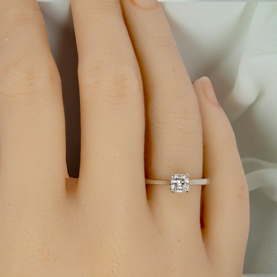 A Platinum Solitaire Square Cut