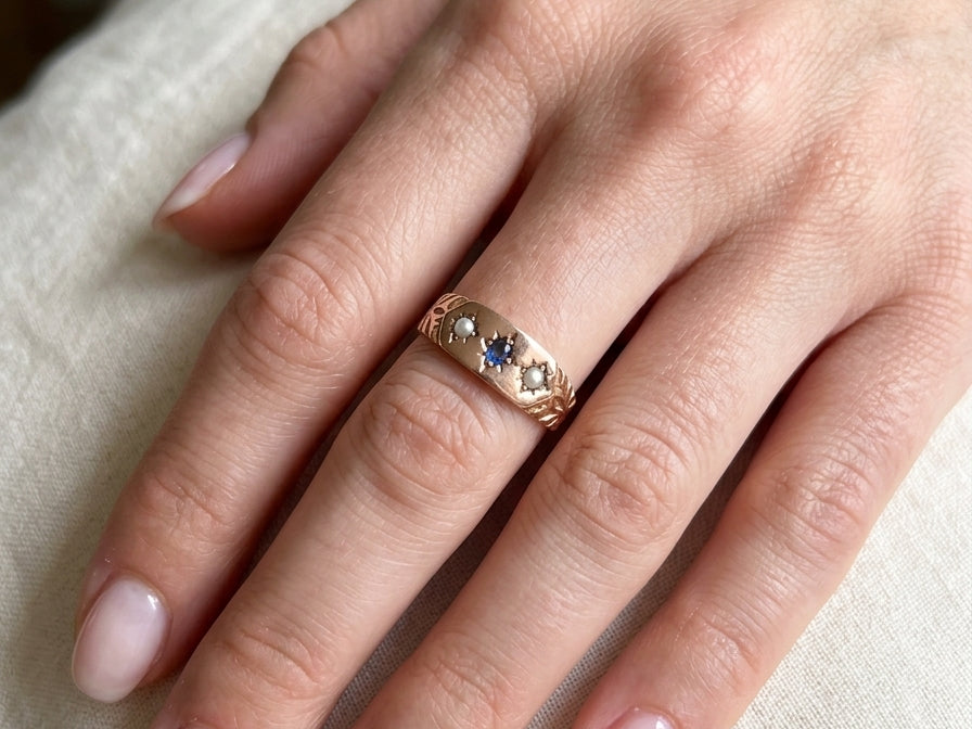 hand A pretty 15 carat gold Victorian dress ring. Hallmarks for Chester 1892.