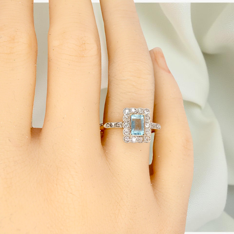 An Antique Aquamarine Ring