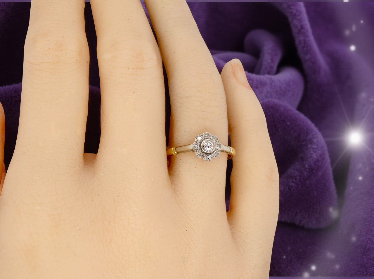 An Early 20th Century Diamond Daisy Cluster Ring – Platinum & 18ct Gold