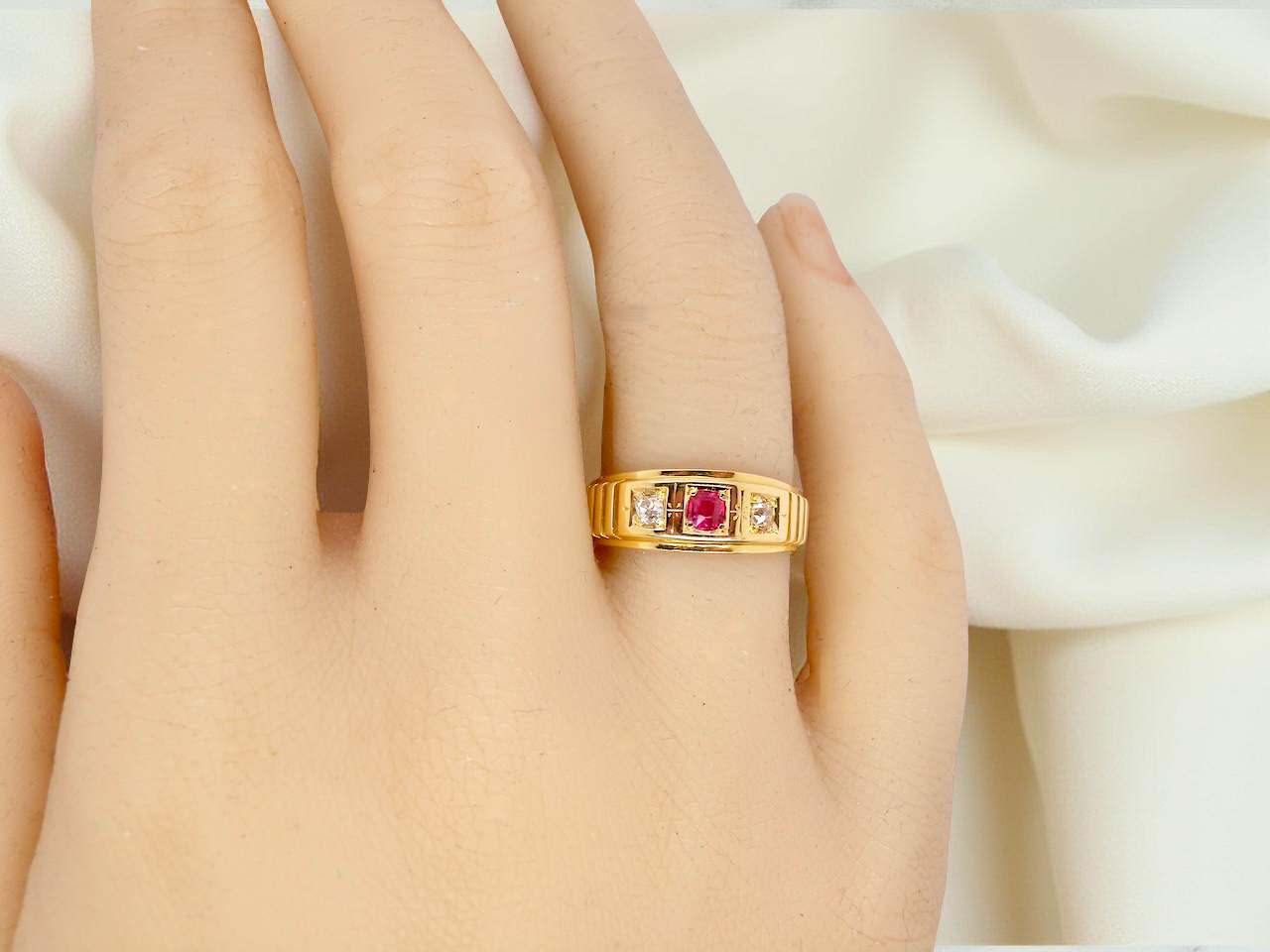 hand Birmingham in 1881, this charming Victorian ring