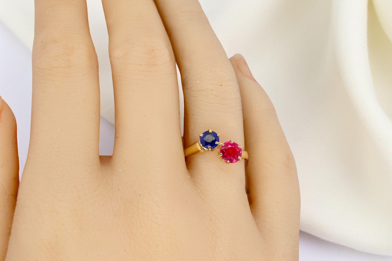 A Moi-et-Toi two stone sapphire ruby ring