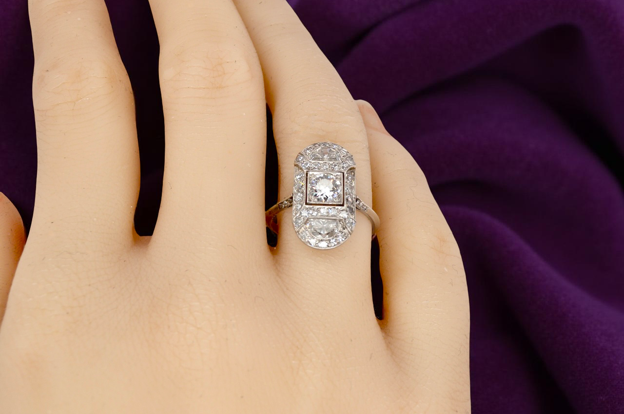 hand beautifully crafted Art Deco plaque-style diamond ring, s