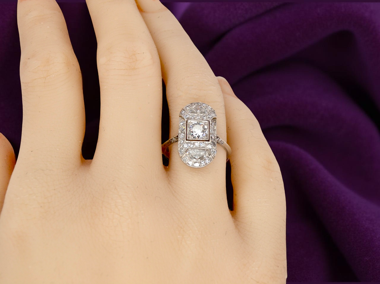 hand beautifully crafted Art Deco plaque-style diamond ring, s