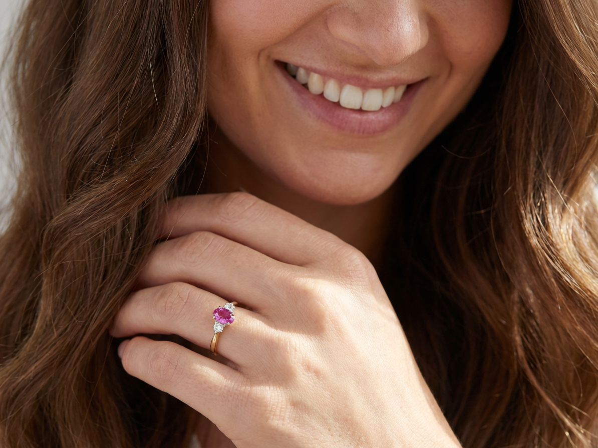 model A beautifully crafted vintage ruby trilogy ring in rich 18-carat gold