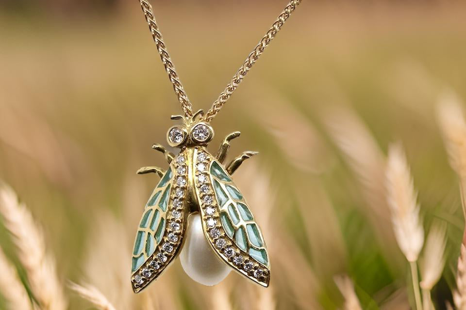 pearl and diamond pendant