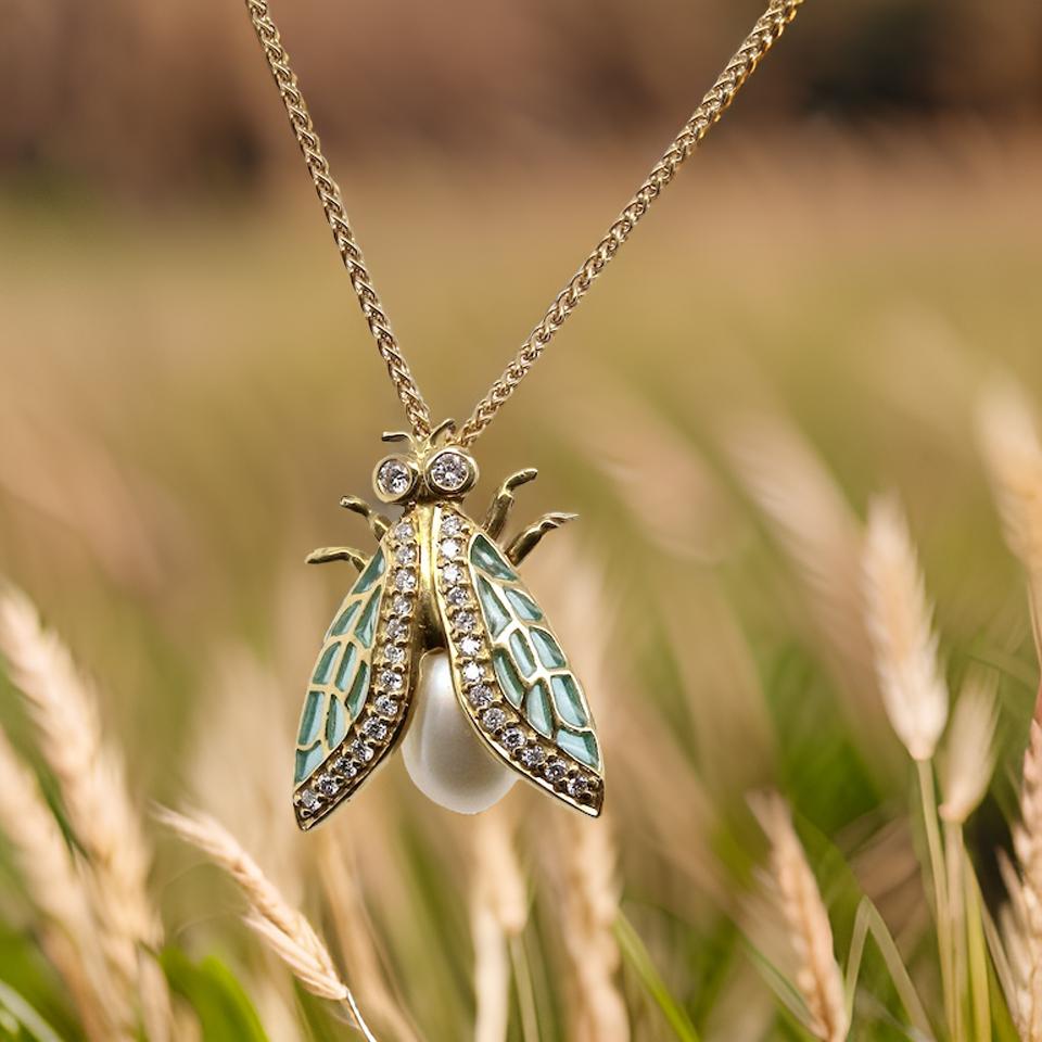 pearl and diamond pendant