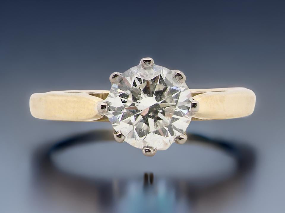 lovely Solitaire Diamond Ring