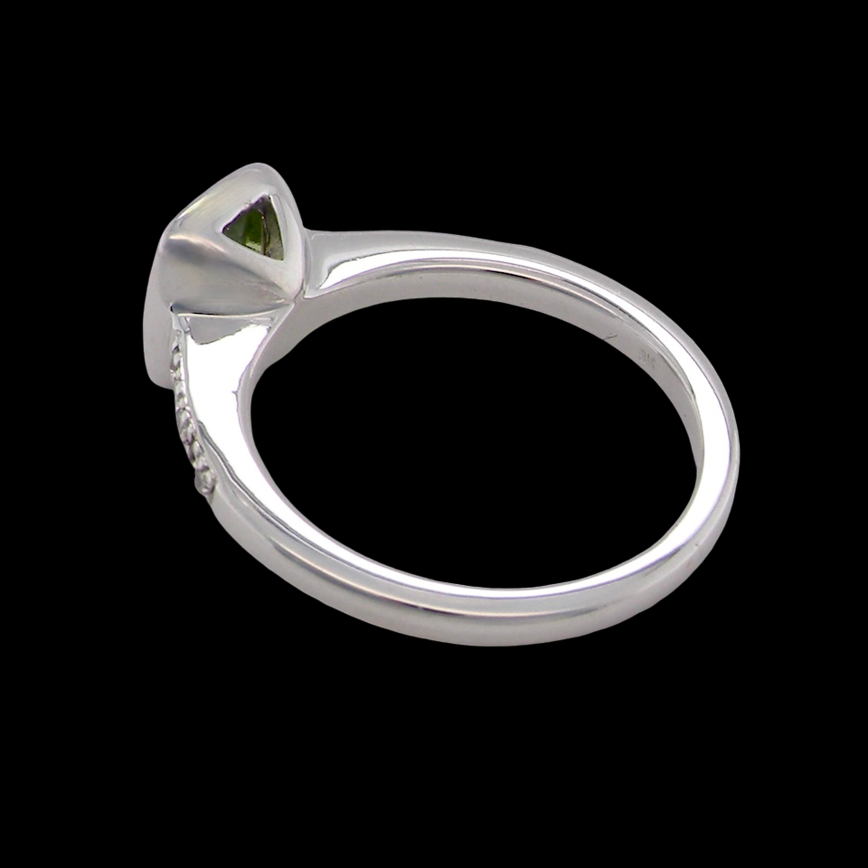A 9 Carat White Gold Peridot & Diamond Ring