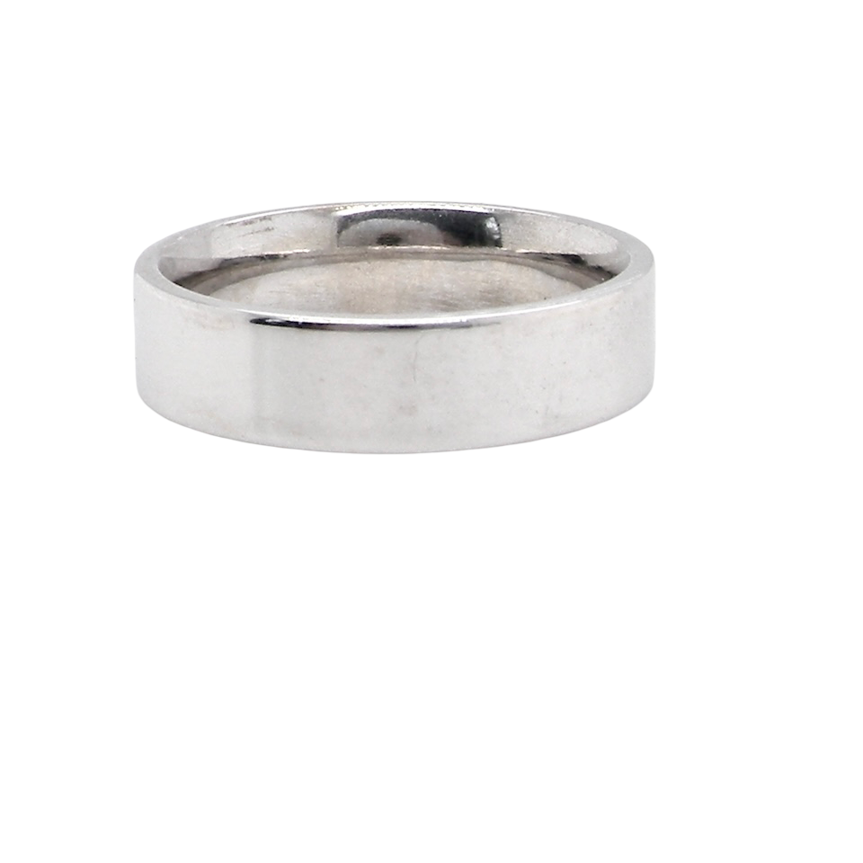 rear A classic 9 carat white gold ring with a timeless wedding-band style, equally suited to wear as a simple diamond dress ring.