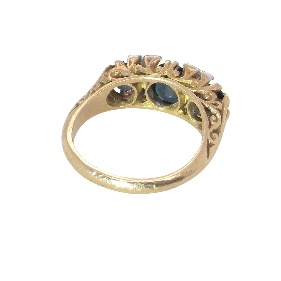 rear A faithful reproduction of a Victorian design. This ring from the early 1970s has copied the original boat shaped style from that period. 
