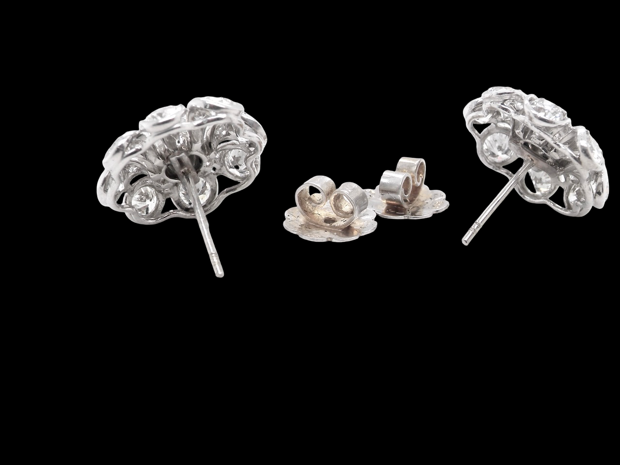 A pair of Art Deco Diamond Cluster Earrings (c.1920–1930)