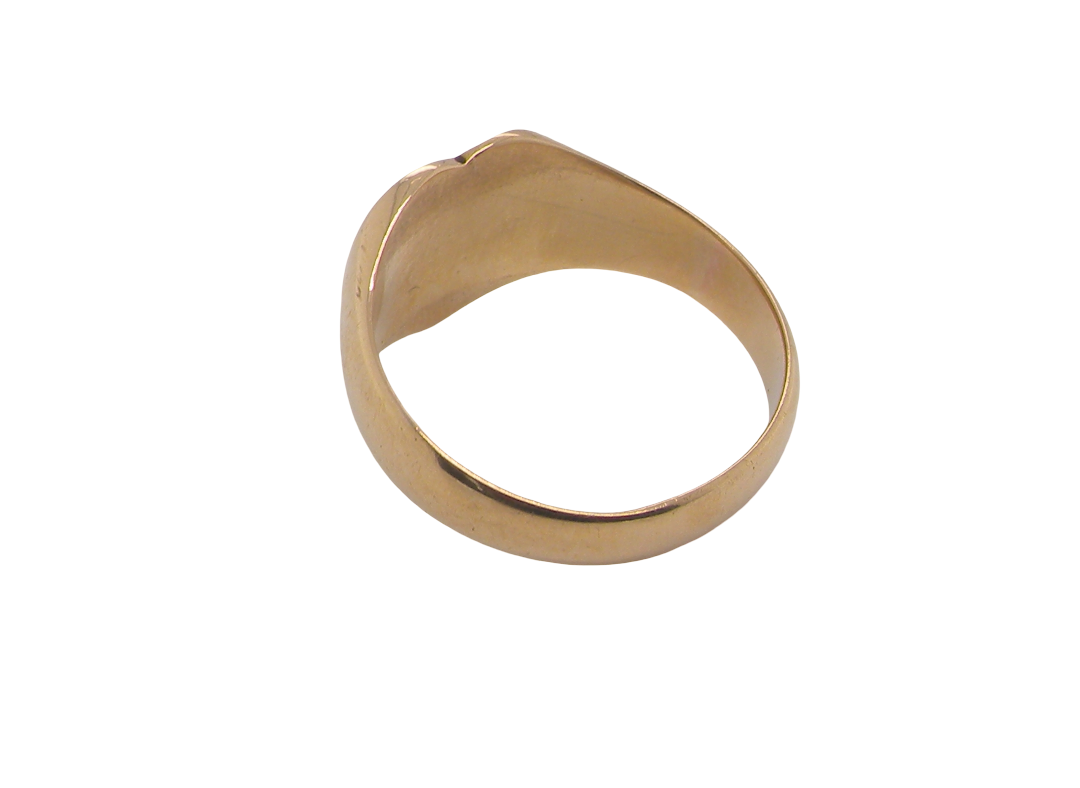 rear A very unusual signet ring, hallmarked in Birmingham in 1900.
The head is heart shaped and measures 11x10mm.