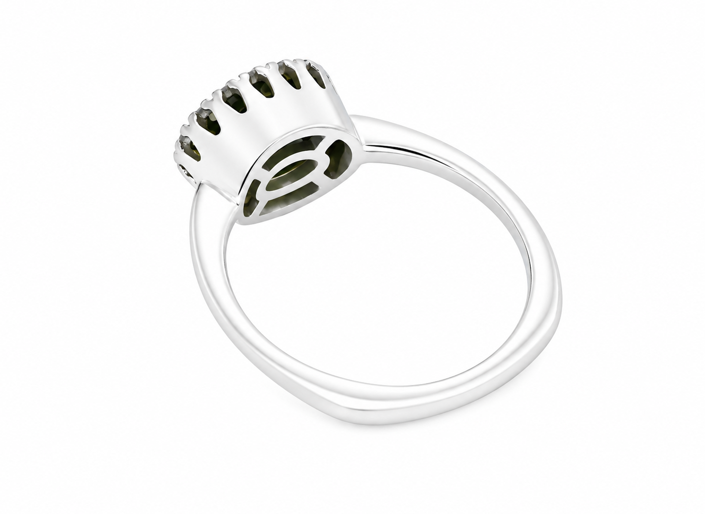 rear An 18 carat white gold* cluster ring. Features and oval shaped peridot gemstone, measures 8.5x6.5mm.