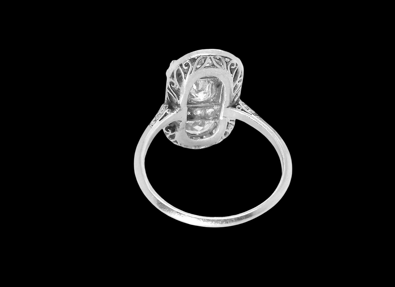 rear beautifully crafted Art Deco plaque-style diamond ring, s