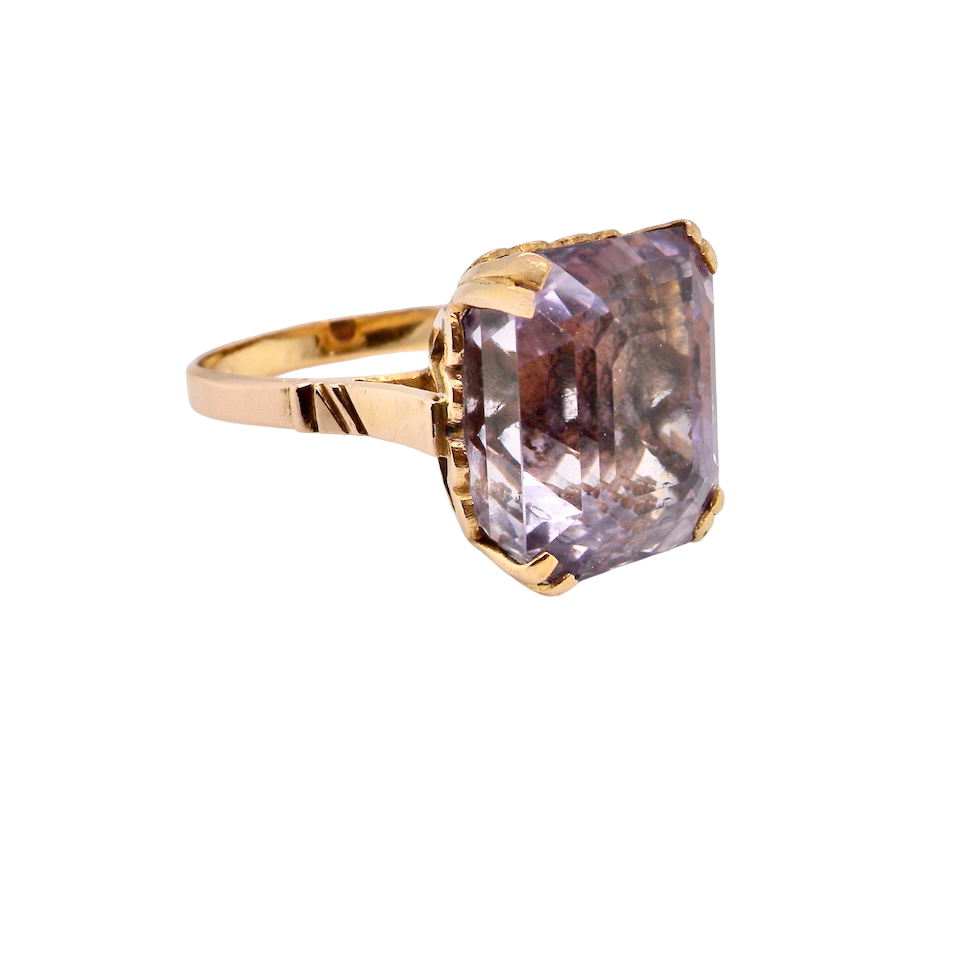 A 1950s Amethyst and Gold Dress Ring