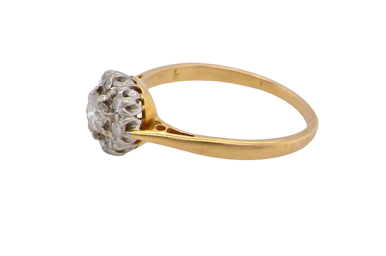 A Vintage Diamond Cluster Ring (c.1930–1940)