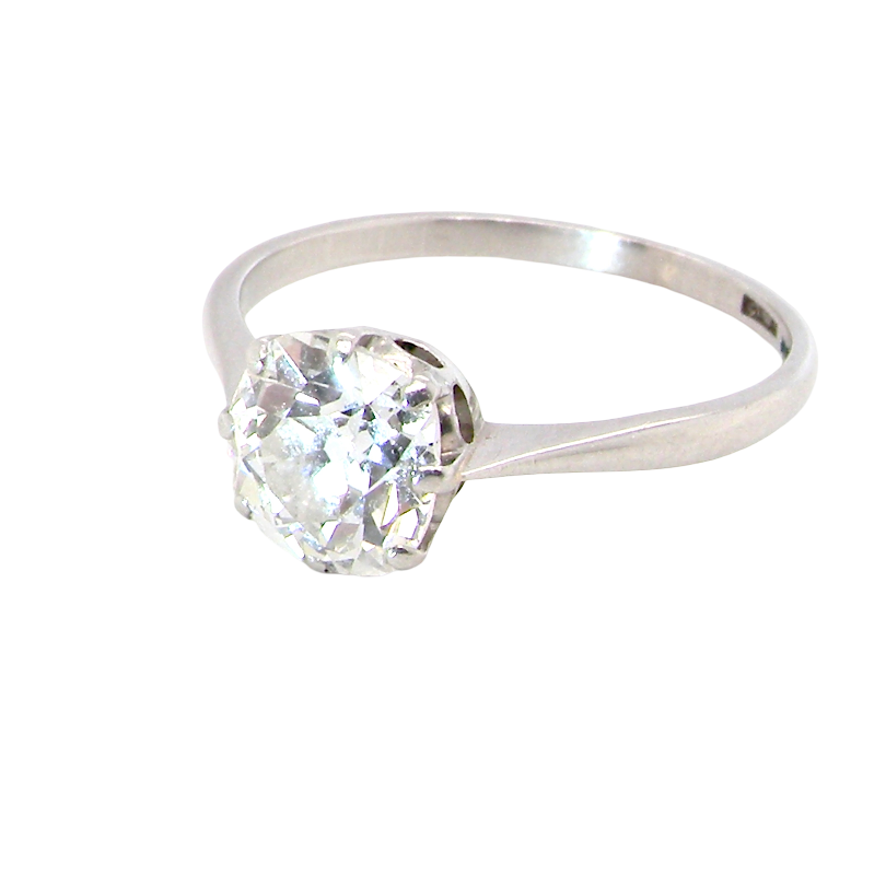 side A beautiful and timeless vintage solitaire dating from the 1930s, crafted in platinum and set with a stunning old brilliant-cut diamond.