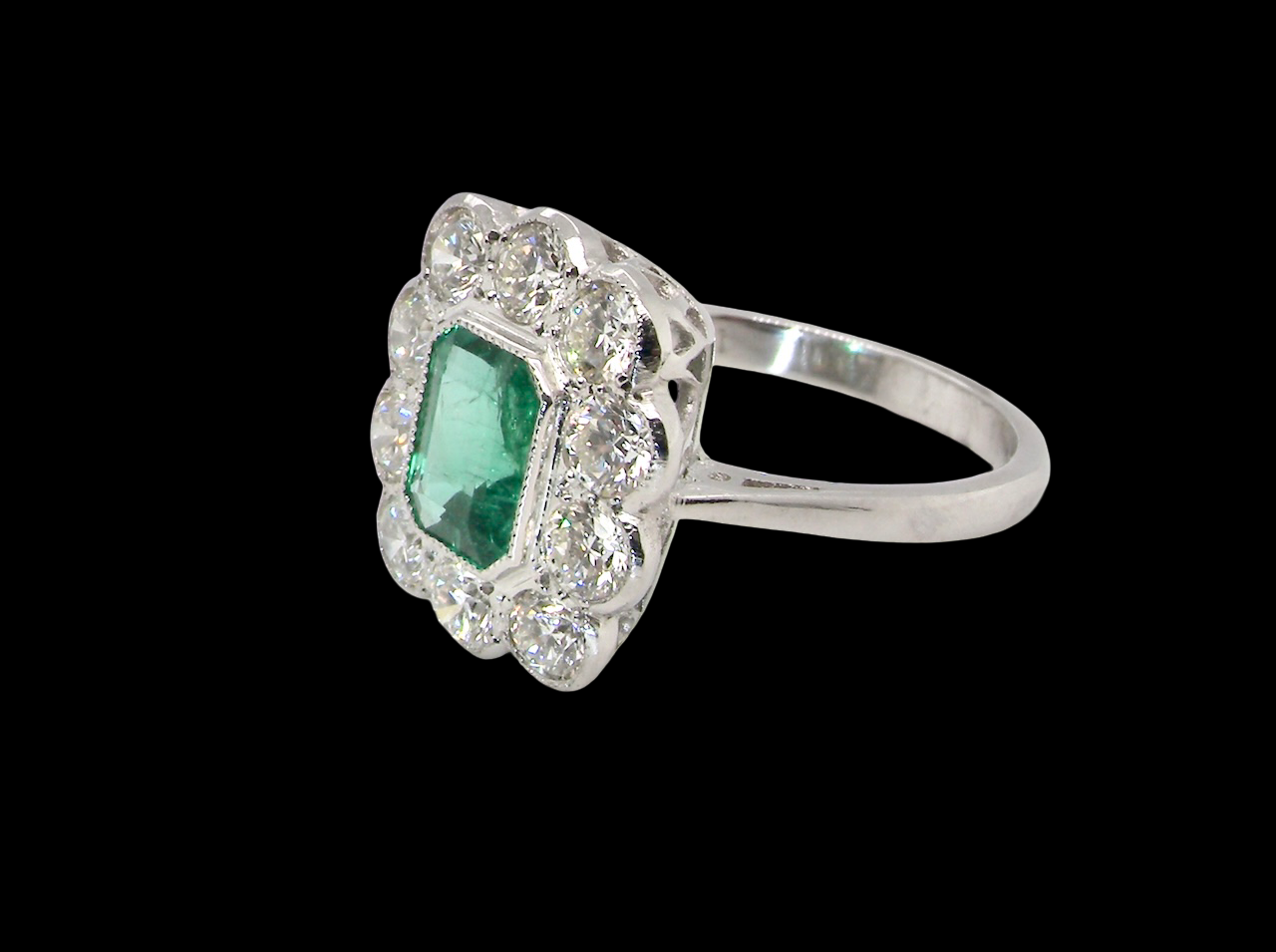 side A fabulous Emerald and Diamond ring