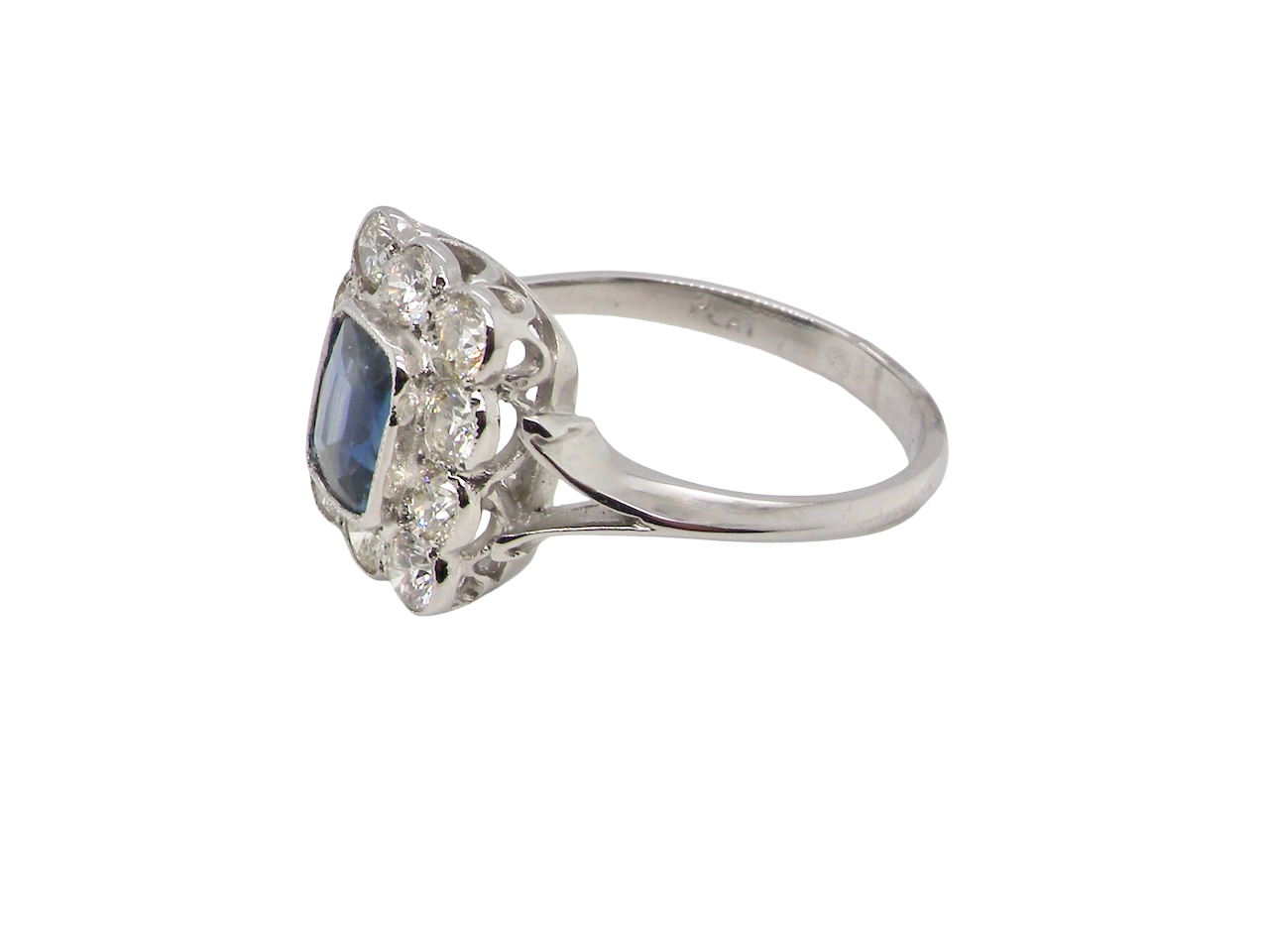 A stunning Sapphire Cluster ring