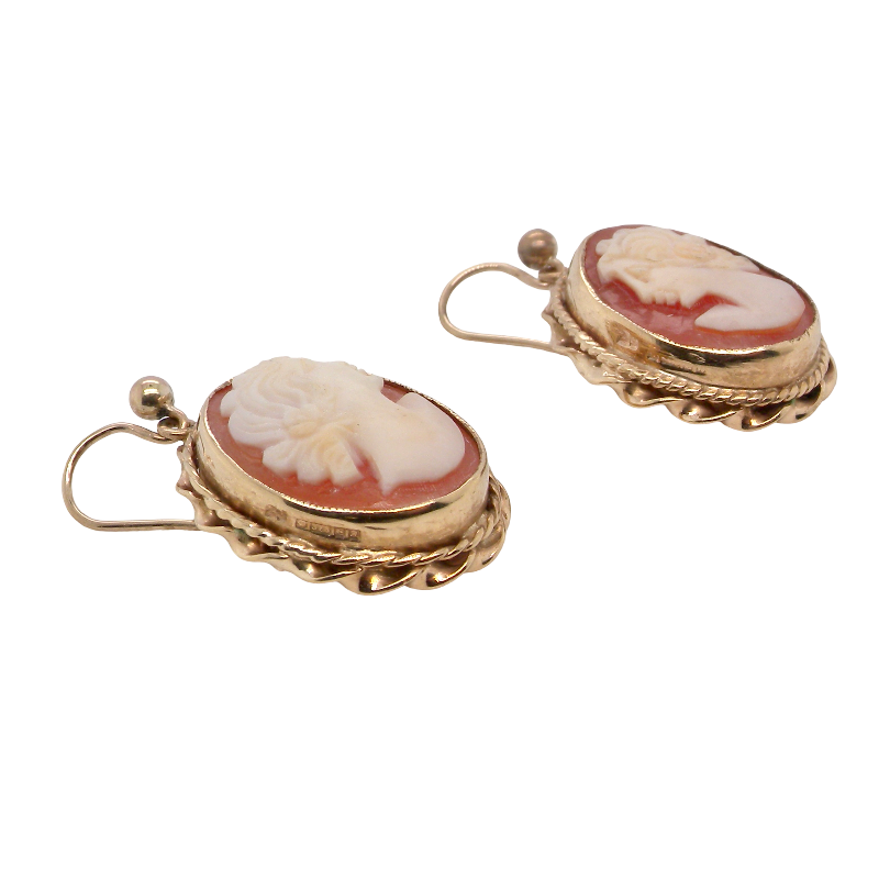 side A stunning pair of cameo drop earrings. Each measures 17x12.5mm.