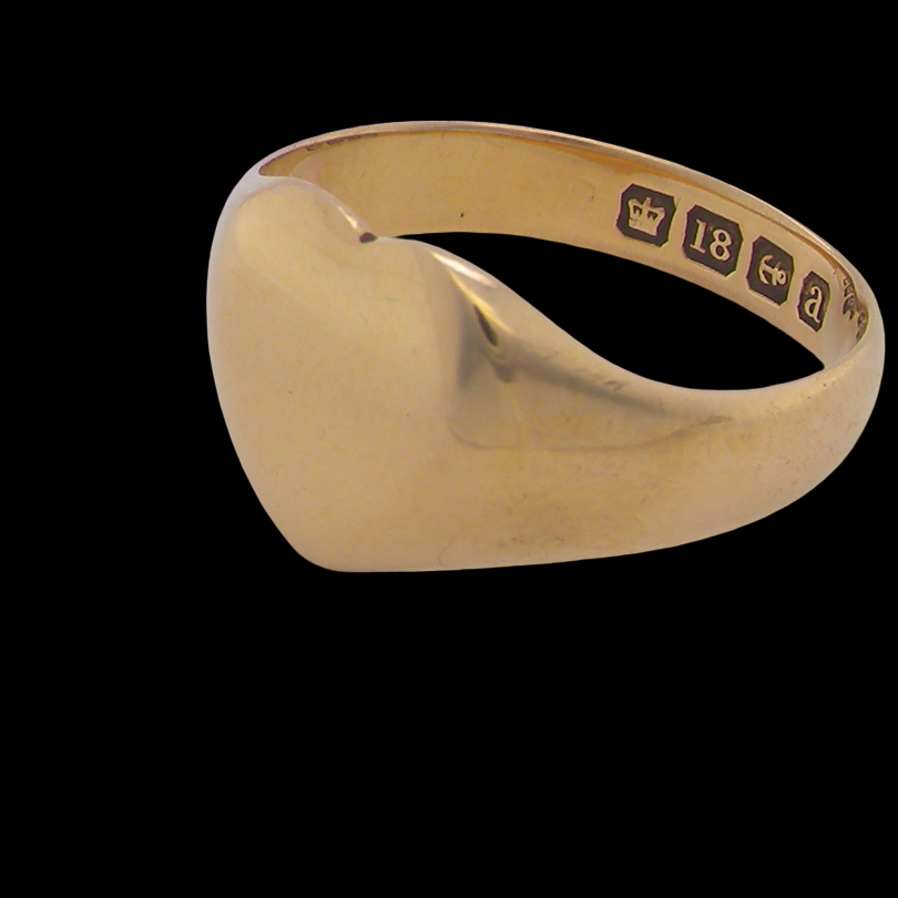 side A very unusual signet ring, hallmarked in Birmingham in 1900.
The head is heart shaped and measures 11x10mm.