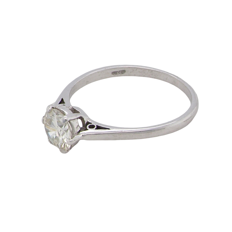 side An elegant single-stone solitaire ring set with an exceptional brilliant-cut white diamond, estimated at approximately 0.91 carats.
