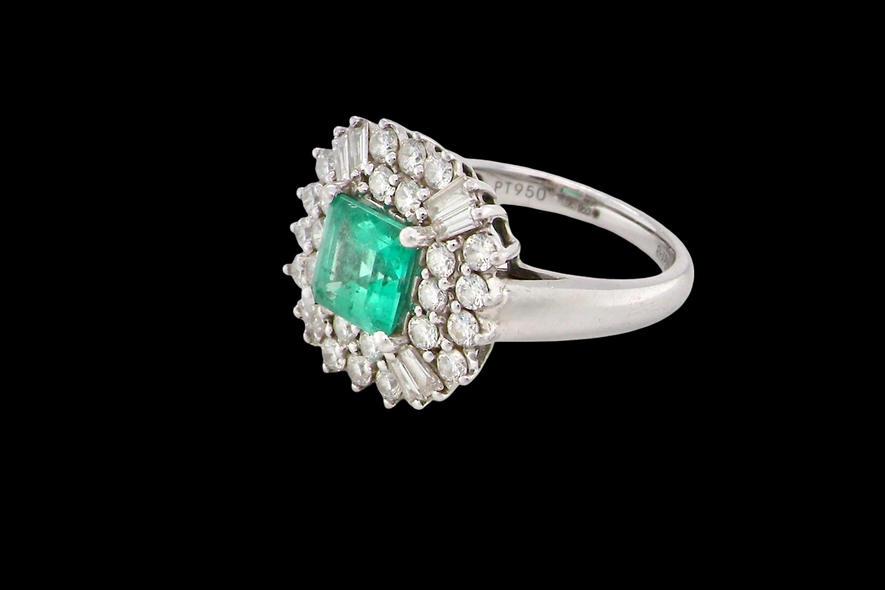 An exceptional Emerald and Diamond cluster ring