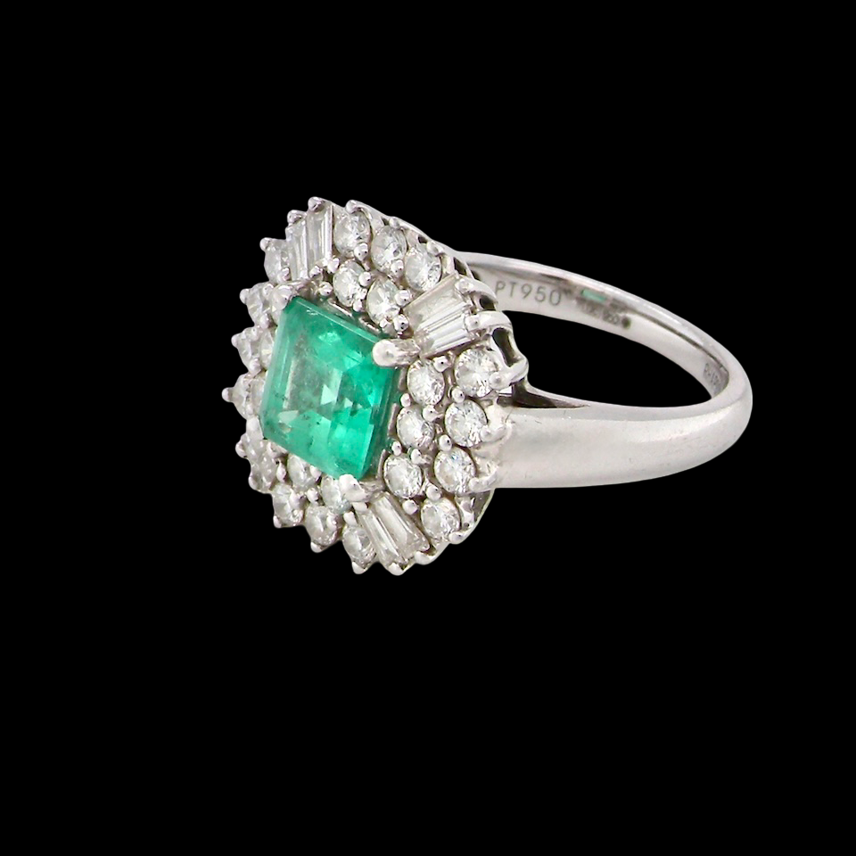 An exceptional Emerald and Diamond cluster ring