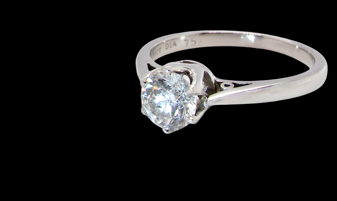 side This is the number one choice for an engagement ring, the classic solitaire. 1