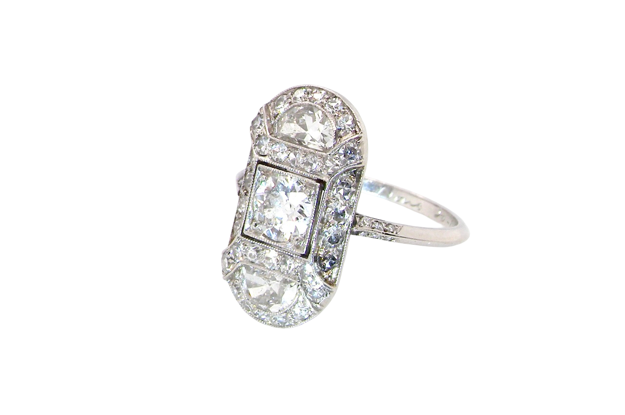 side beautifully crafted Art Deco plaque-style diamond ring, s