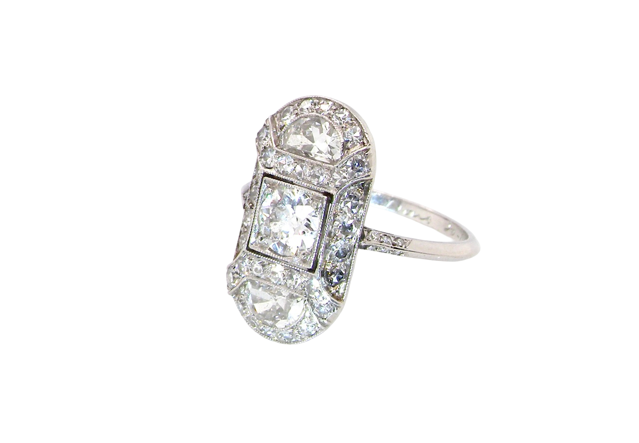 side beautifully crafted Art Deco plaque-style diamond ring, s