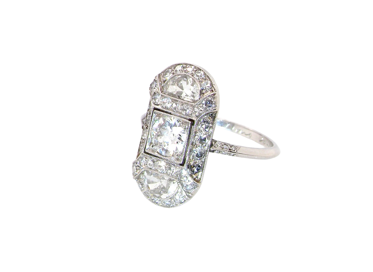 side beautifully crafted Art Deco plaque-style diamond ring, s