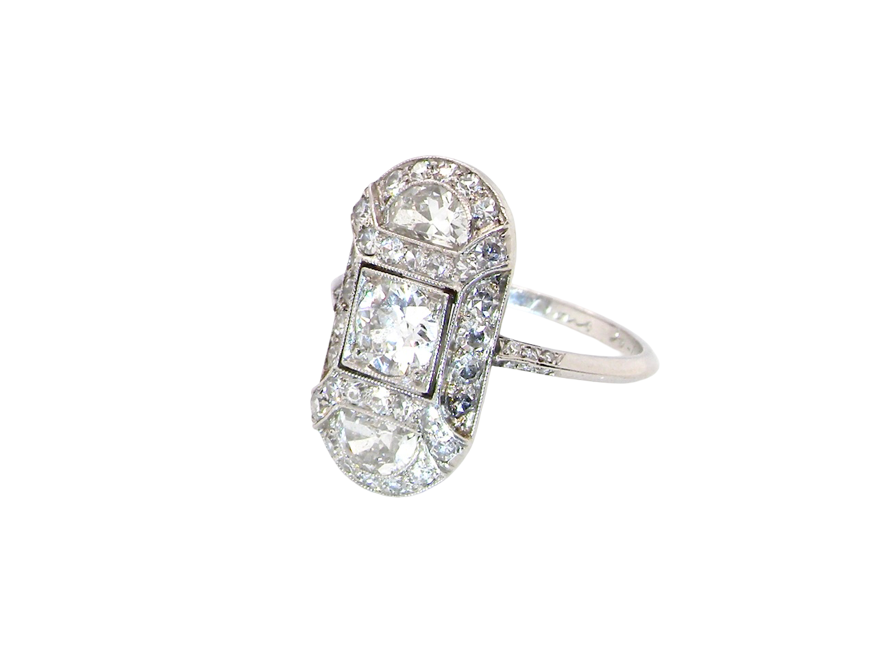 side beautifully crafted Art Deco plaque-style diamond ring, s