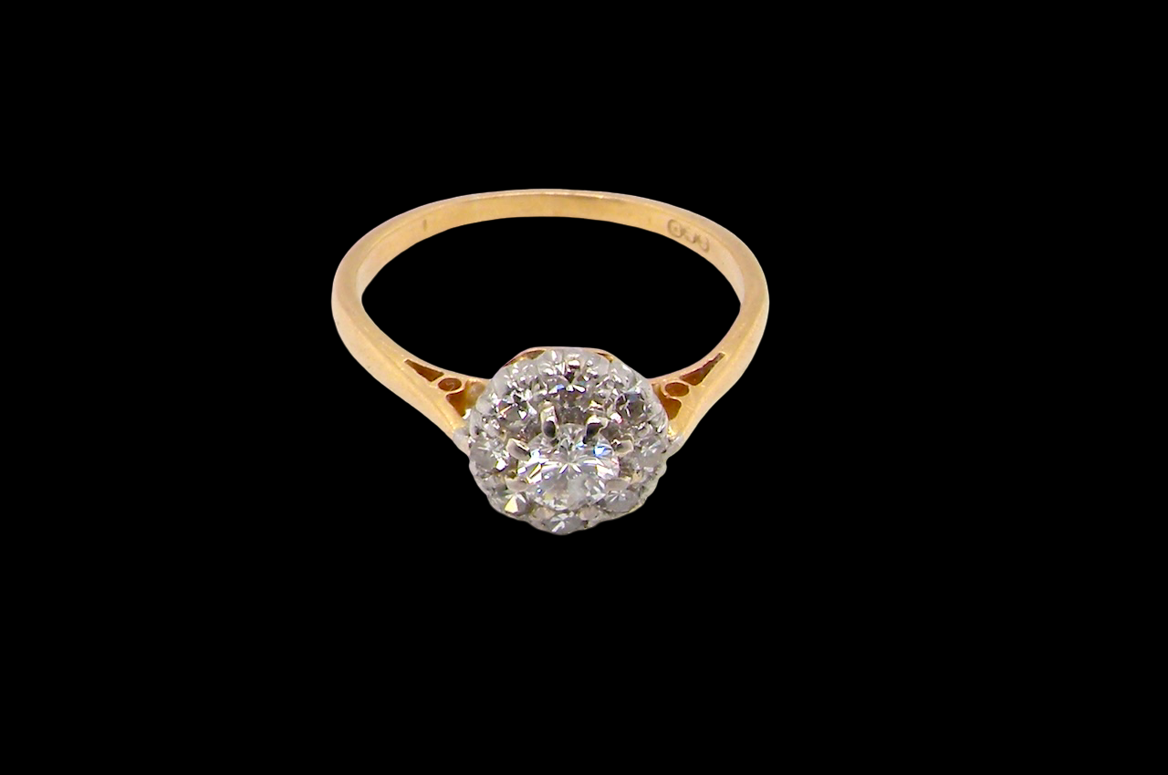 A Vintage Diamond Cluster Ring (c.1930–1940)